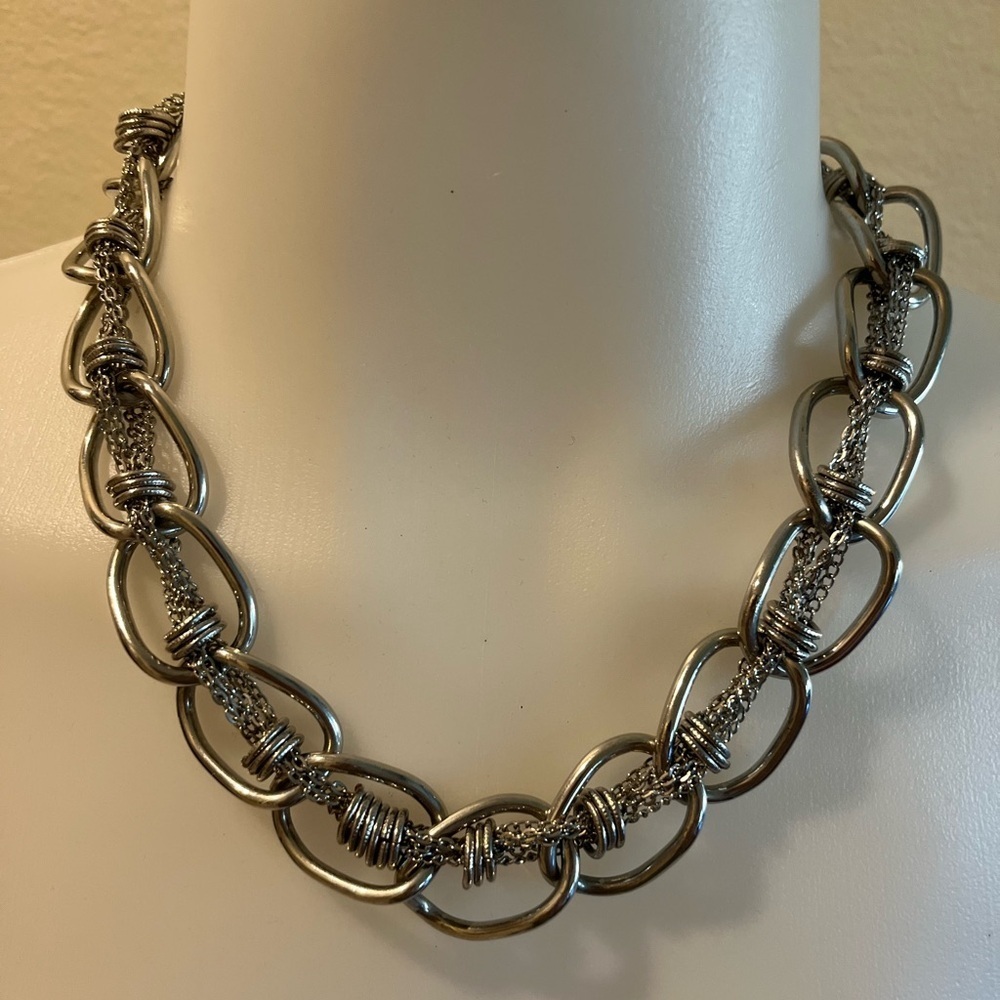 410. CHICO’S LINK STATEMENT NECKLACE & BRACELET SET - Picture 4 of 4